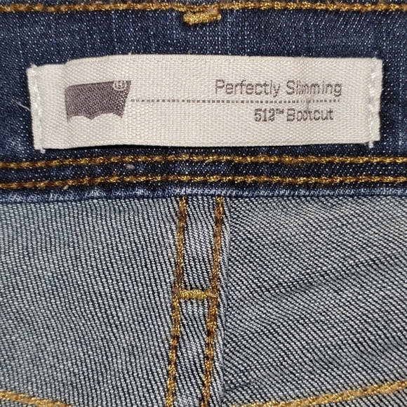 LEVI'S 512 Perfectly Slimming Dark Wash Mid Rise Boot Cut Blue Jeans Size 6M - Picture 8 of 12